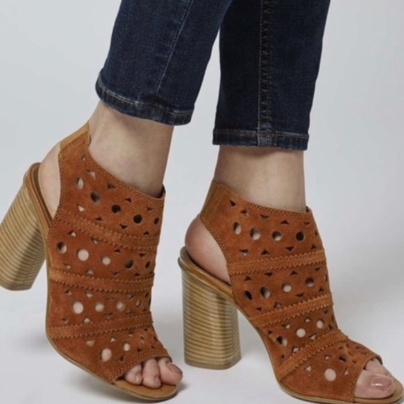 Topshop Shoes - TOPSHOP Nuvo Laser Cut Sandals Block Heel Euro Size 37